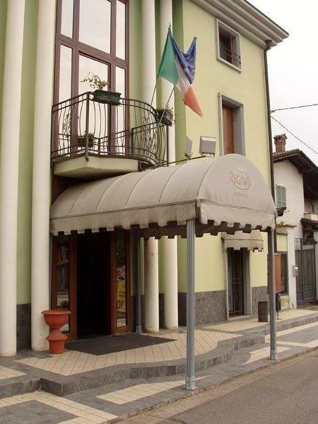 Hotel Ristorante Regina Mozzanica Exterior photo